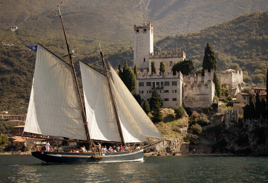 Garda ship wedding